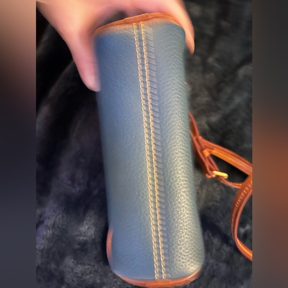 Authentic Dooney & Bourke Dillen small barrel crossbody. New! - Picture 11 of 11